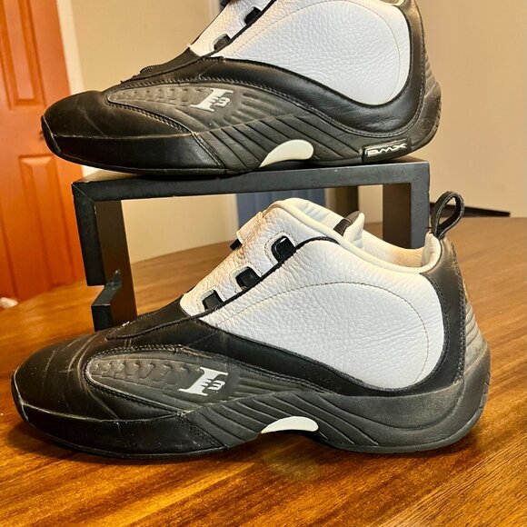 Men's 2021 Reebok Answer IV 'Step Over' Black & White Sneaker Size 11.5 - Picture 3 of 8